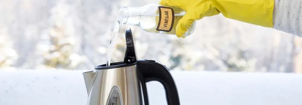 Jak odkamienić czajnik sodą i pozbyć się kamienia na zawsze